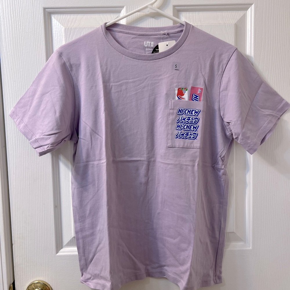 New with tag UNIQLO HI-CHEW T Shirt Size Small